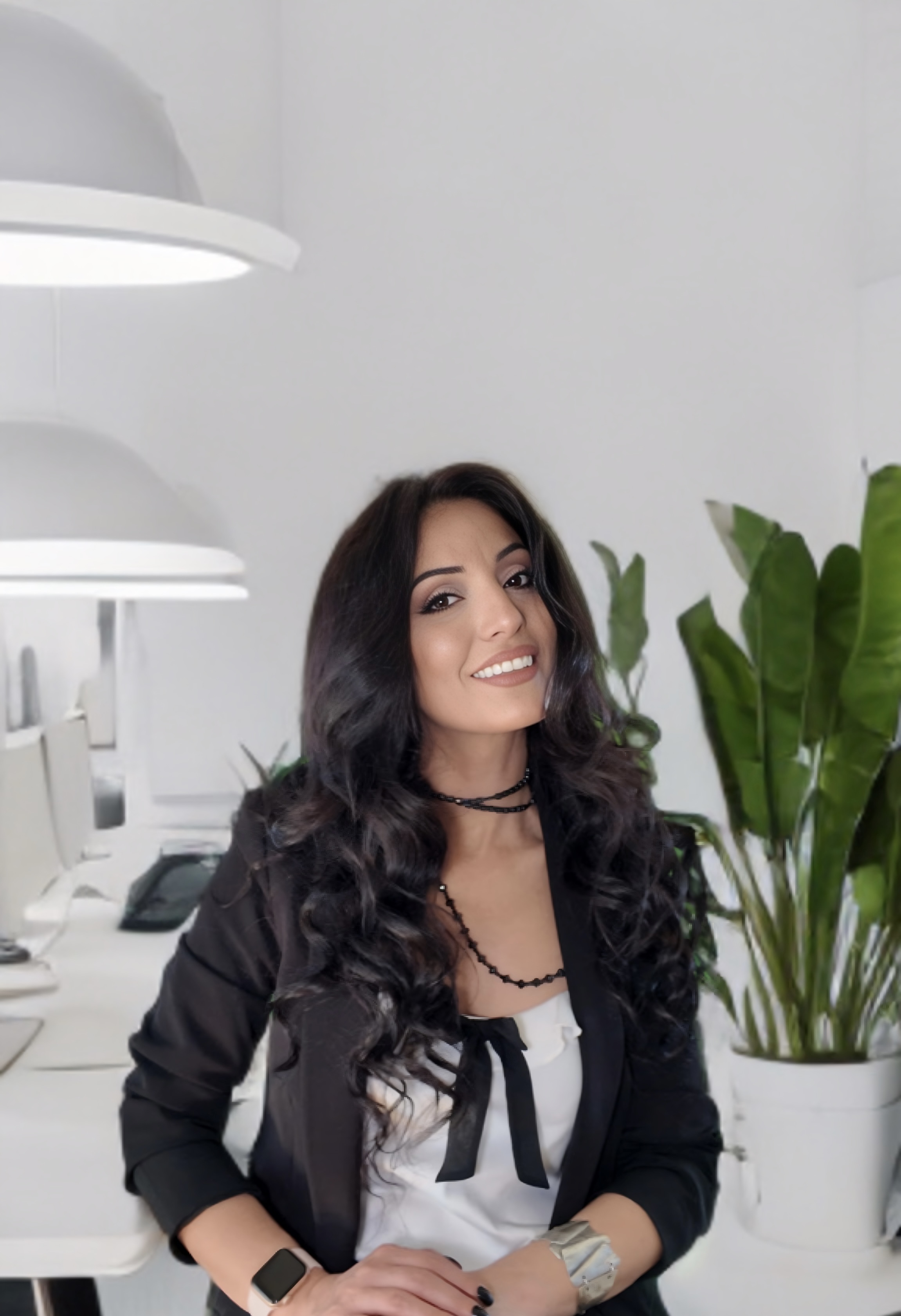 Portrait professionnel de Mira El Khoury, Sales & Growth Advisor